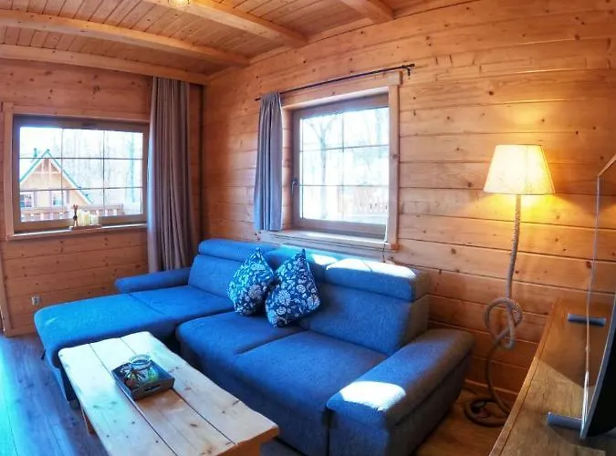 Pod Lipami 스클라르스카포렘바